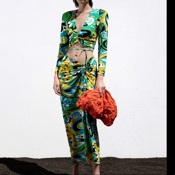 Zara printed skirt SET , coord set ,retro, stretch - Picture 2 of 15